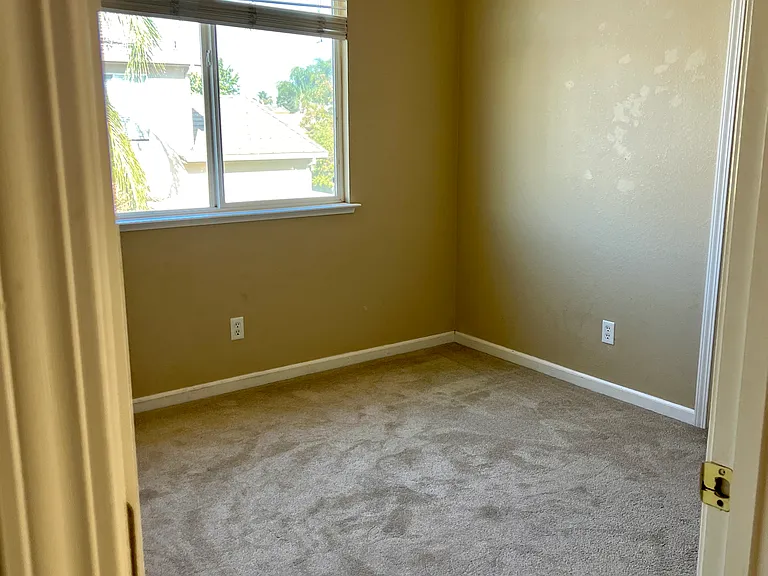 2441 Jessica Cir — Photo 32