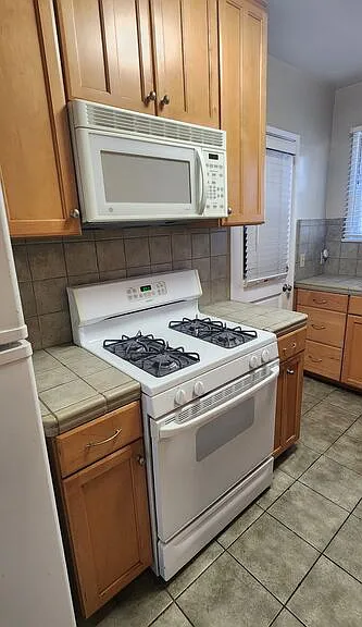 1338 S Dunsmuir Ave — Photo 17
