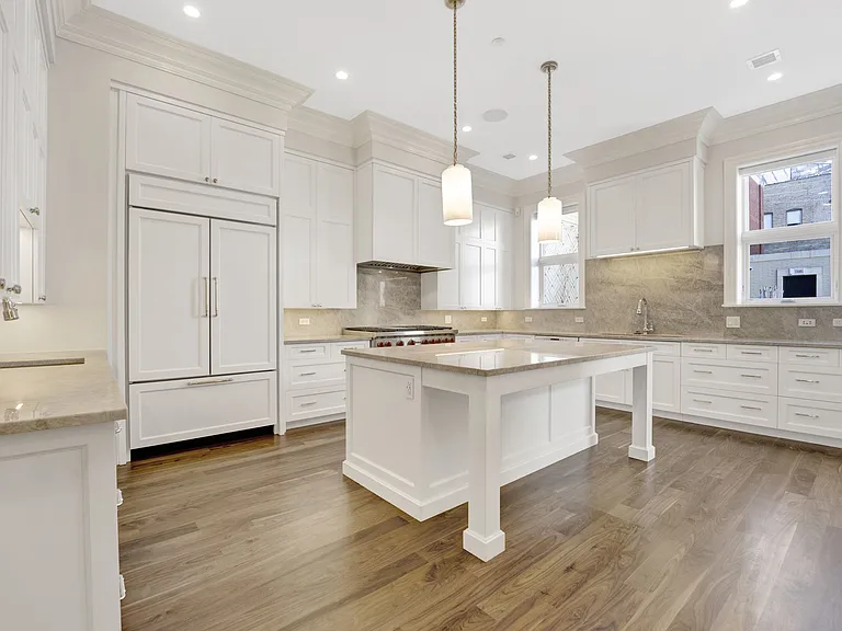 105 W Chestnut St — Photo 5