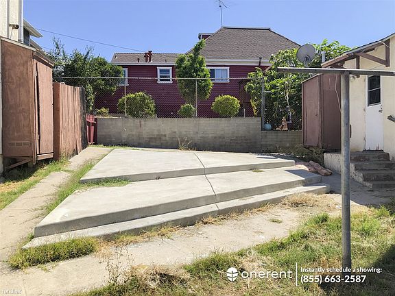 2nd image of 3444 Valle Ave