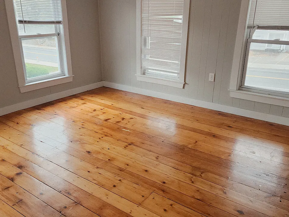 83 E Main St #2FF