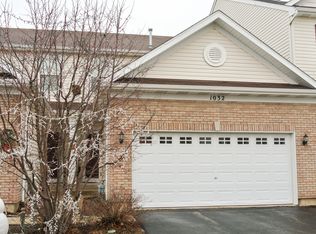 1032 Como Cir, Hampshire, IL 60140