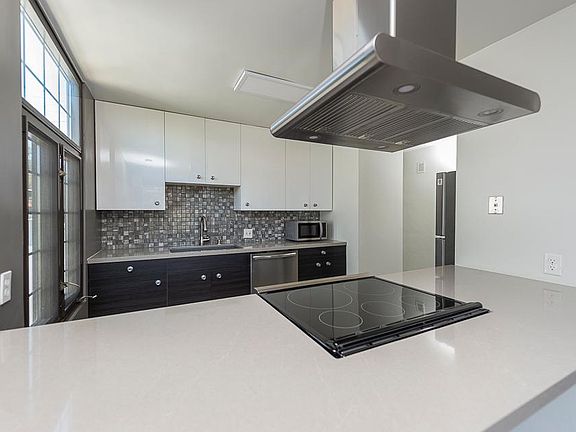 5th image of 2020 Albatross St
