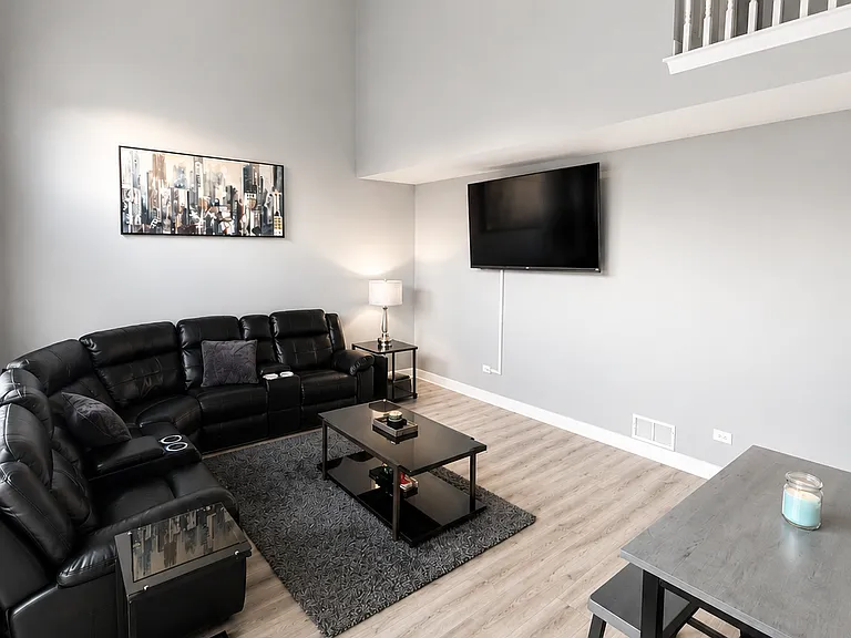 692 E Whispering Oaks Dr — Photo 3