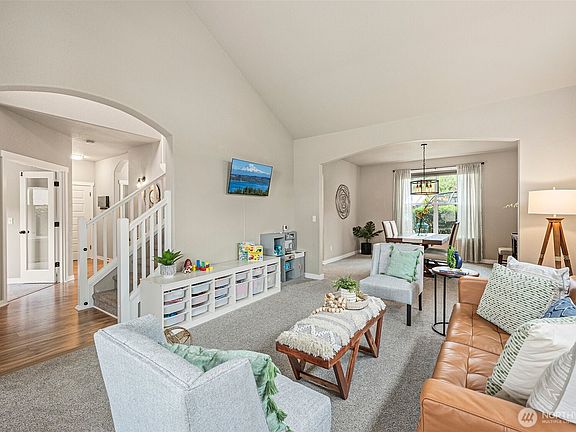 5th image of 9121 Big Bear Court SE