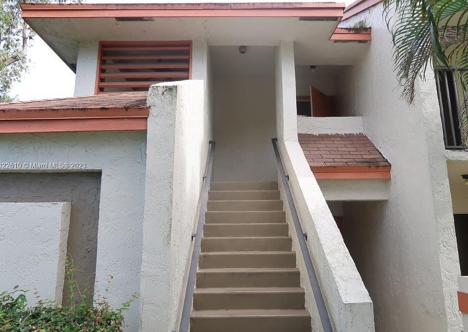 1st image of 5554 Courtyard Dr #5554