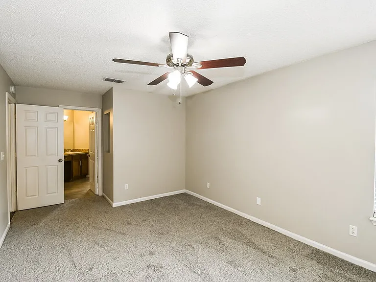 1523 Slash Pine Ct — Photo 10