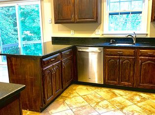 5950 Bent Willow Dr, Alexandria, VA 22310