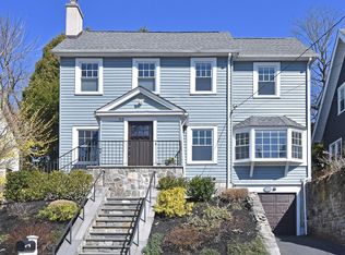 93 Mohican Park Ave, Dobbs Ferry, NY 10522