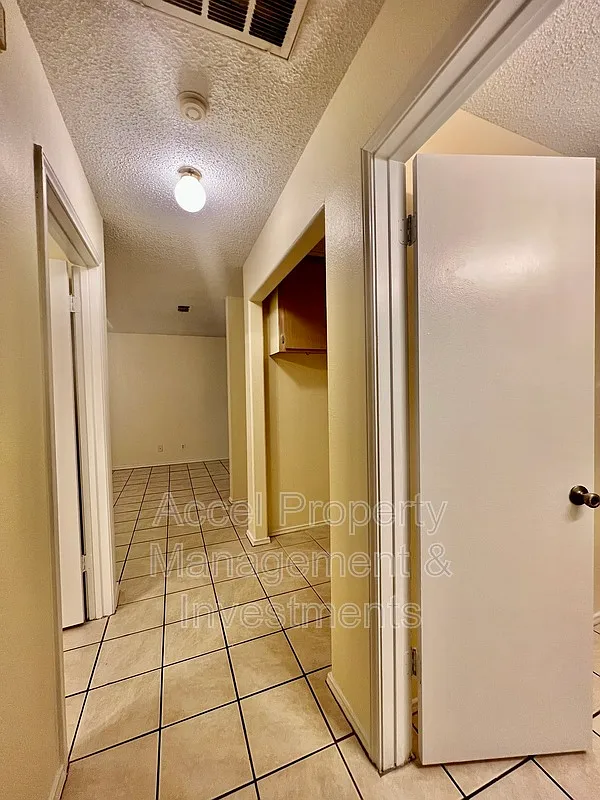 2 bed, 2.0 bath, $750 — Photo 4