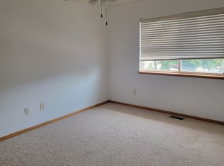 15401 Orchard Ave, Omaha, NE 68137