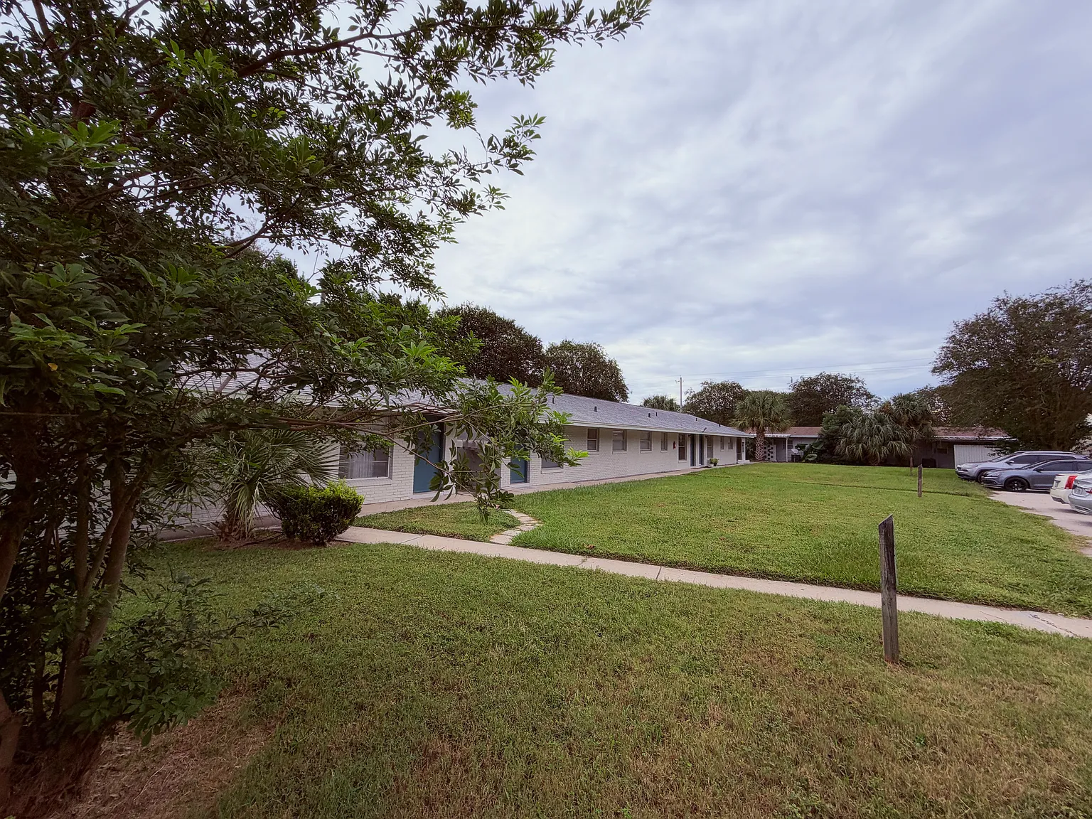 2 bed, 650 sqft, $1,200 — Photo 2