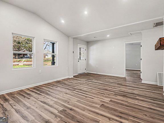 3rd image of 1004 Mapp St