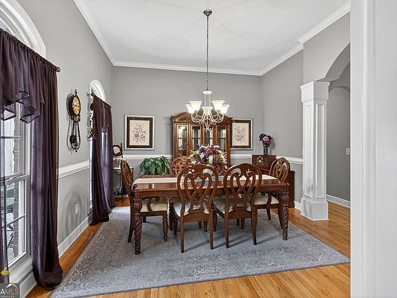 3rd image of 4782 Lewis Rd