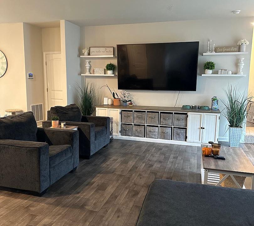 2nd image of 233 Currant Cir