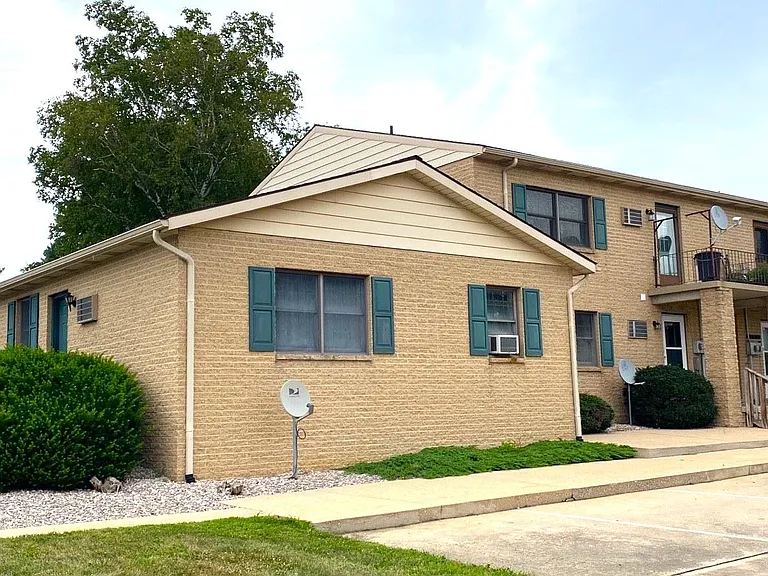 836 Long Ln — Photo 3