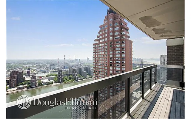 Rented by Douglas Elliman | media 27