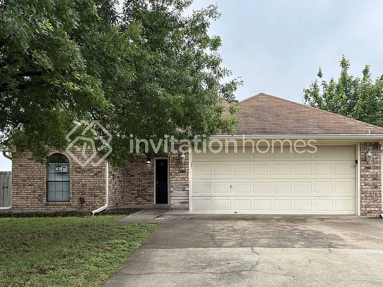 203 Bowie St — Photo 1