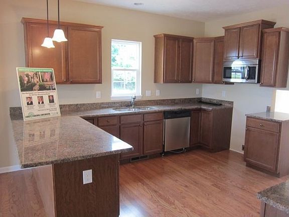3rd image of 231 Shoreland Cir