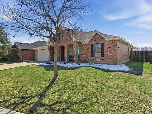 4th image of 9469 Fox Hill Dr