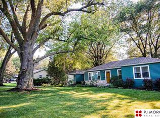 856 N 68th St, Omaha, NE 68132