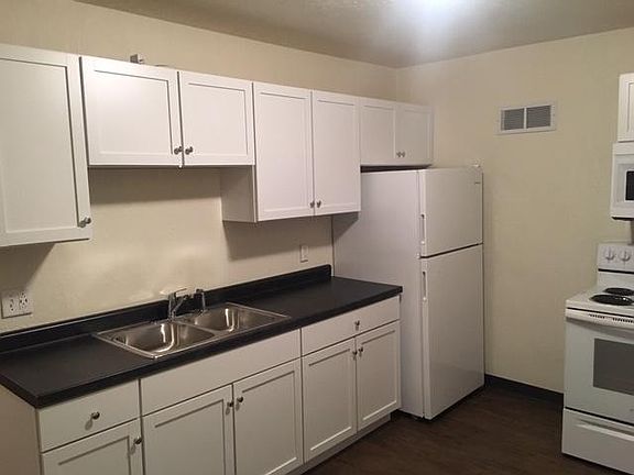 5th image of 33 W Lincoln Ave
