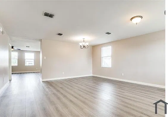 4 bed, 2150 sqft, $2,900 — Photo 4