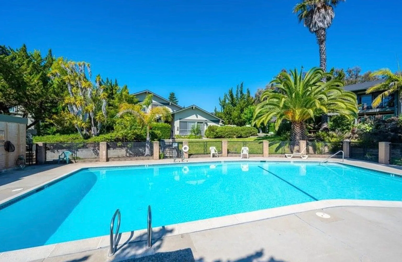 2 bed, 1.5 bath, 1001 sqft, $2,800 — Photo 1