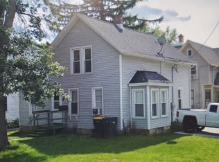 105 South St, Hartford, WI 53027