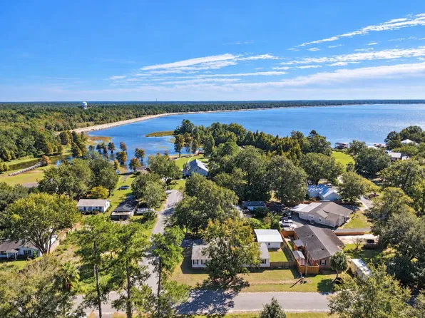 401 Dubois St, Bonneau, SC 29431