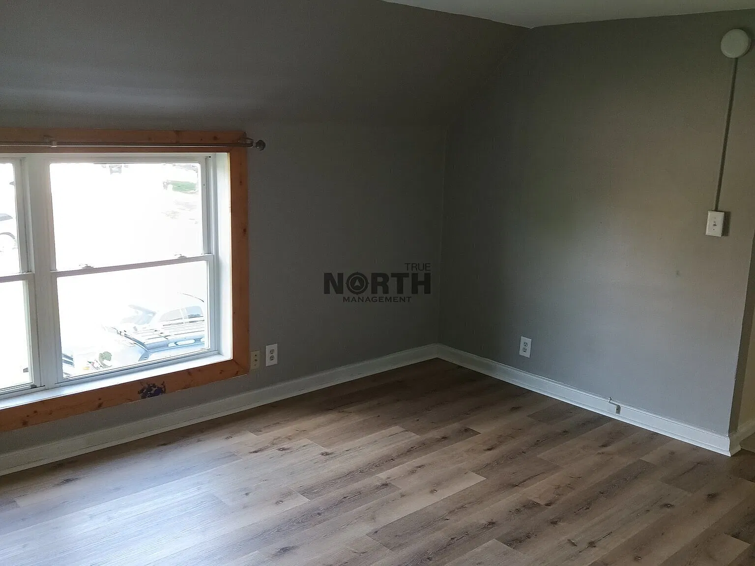 305 4th Ave E — Photo 3