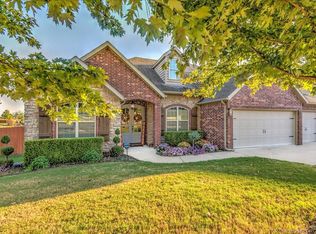 5711 Nottingham Pl, Bartlesville, OK 74006