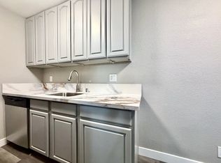 1819 W St #5, Sacramento, CA 95818