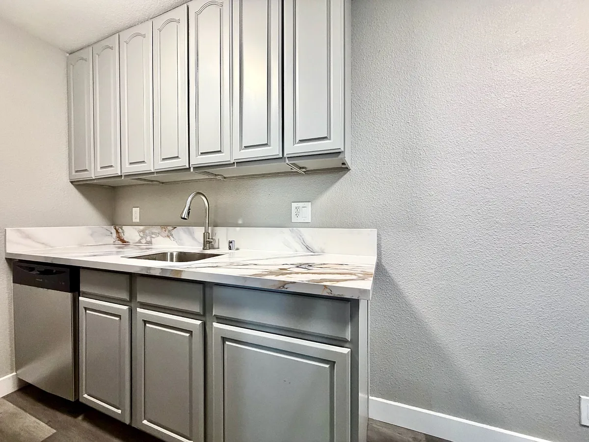 Photo 1 of 26 - 1819 W St #5 - Sacramento, CA Unit Photo - 1819 W St #5