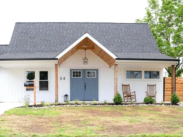 54 Quarry Rd, Levittown, PA 19057
