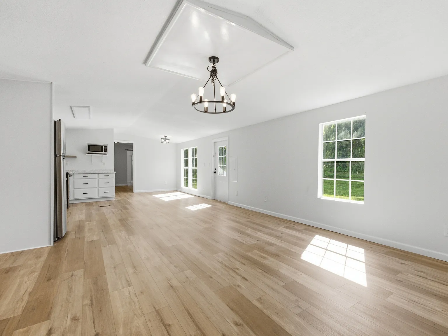 3 bed, 1216 sqft, $1,700 — Photo 4