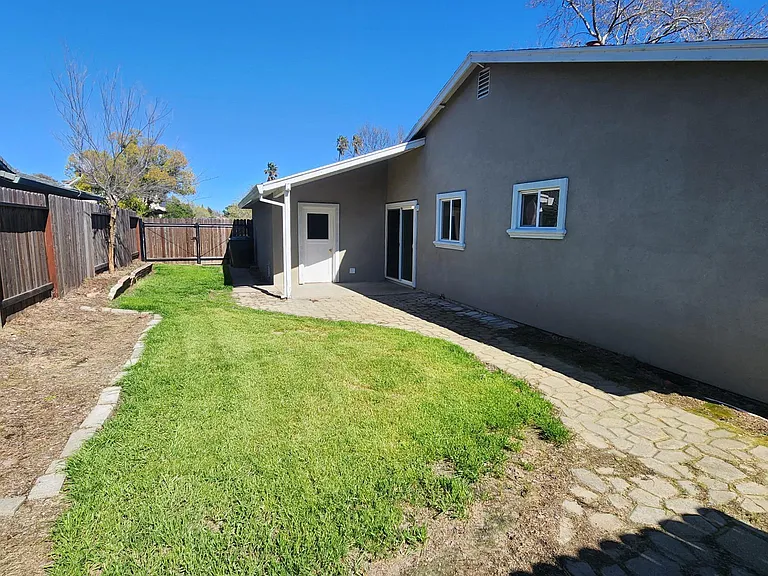 6013 Brett Dr — Photo 34