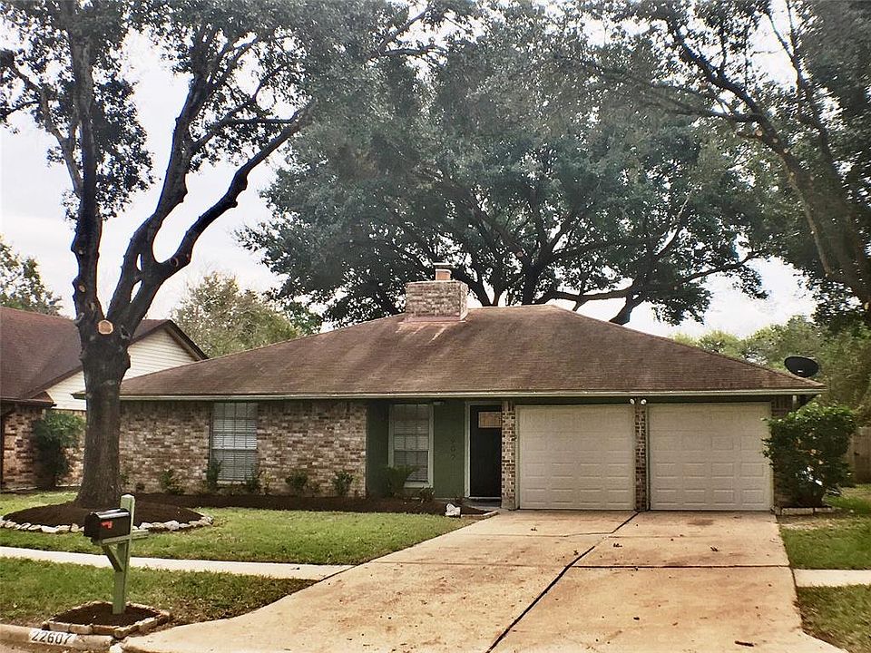 1st image of 22607 Elsinore Dr