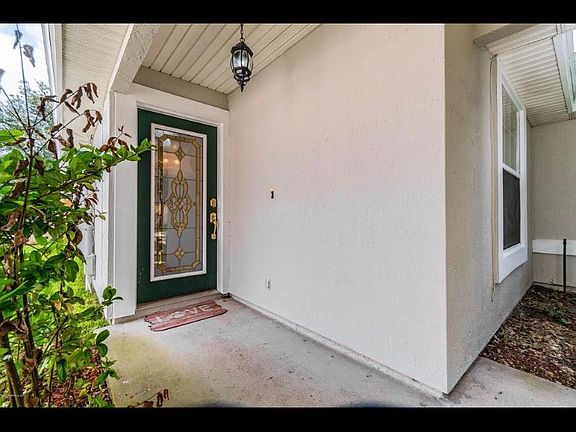 3rd image of 653 Southland Ln
