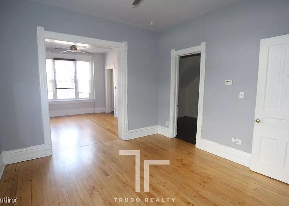 1st image of 1436 W Belmont Ave APT 1