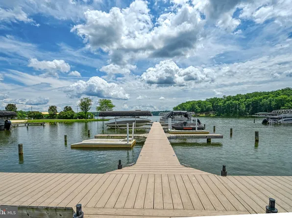 4 Pinewood Dr, Mineral, VA 23117