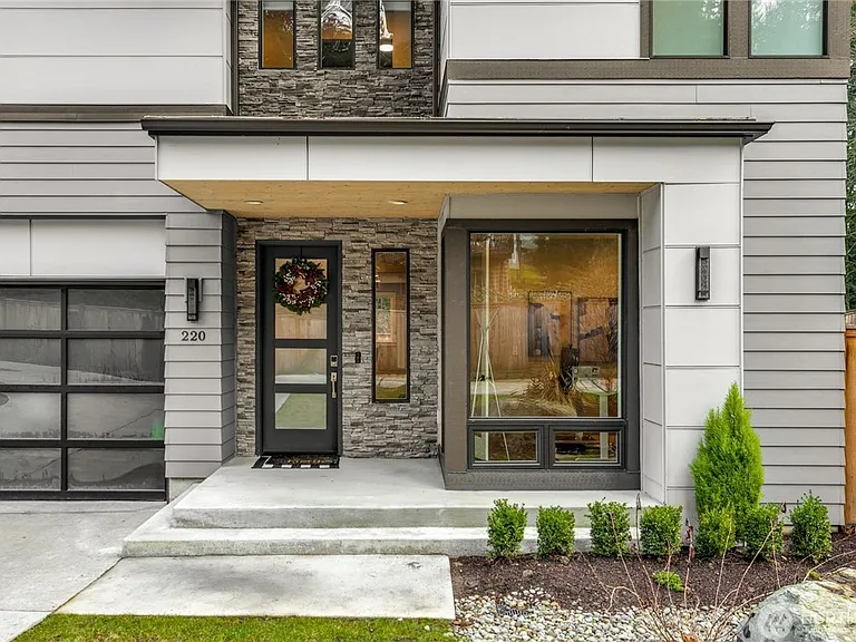 220 228th St SE — Photo 2