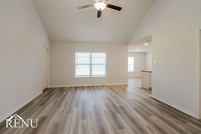 10421 Sweetwater Creek Dr — Photo 5