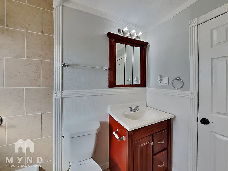 1207 Grace St — Photo 16