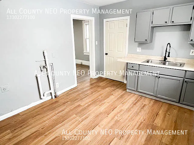3400 E 52nd St — Photo 5