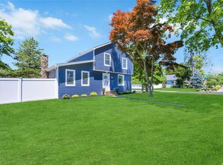 124 New York Ave, Smithtown, NY 11787