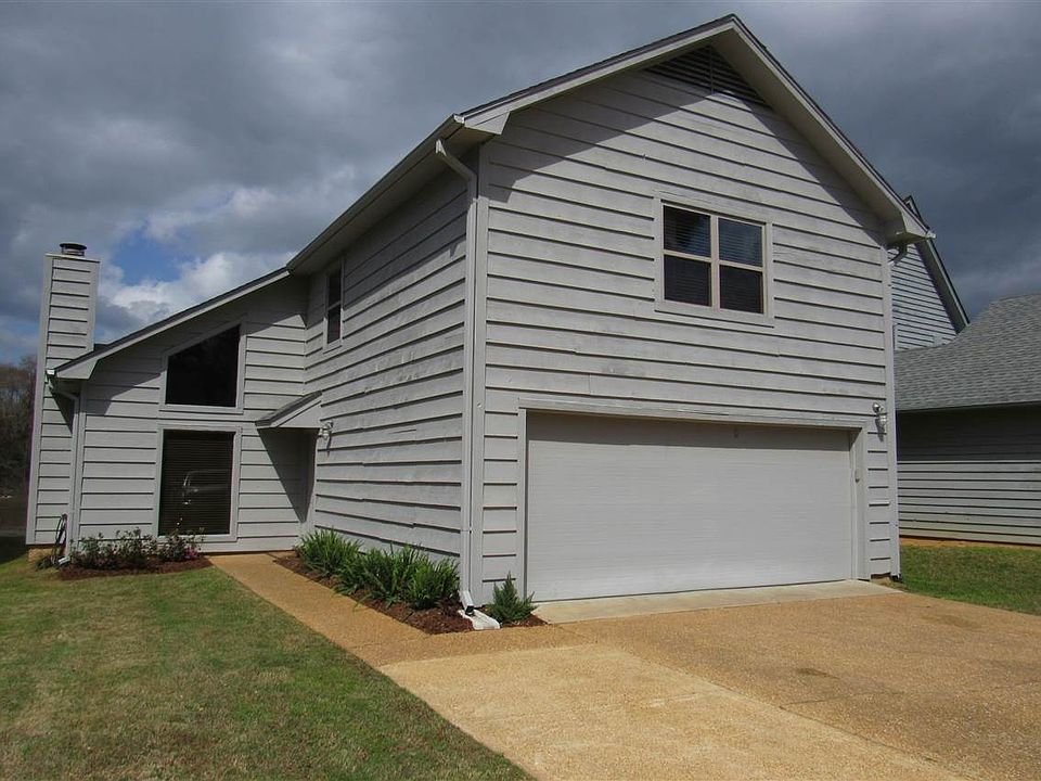 1st image of 144 Waterwood Dr