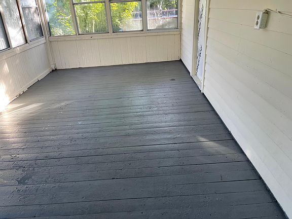 2nd floor porch