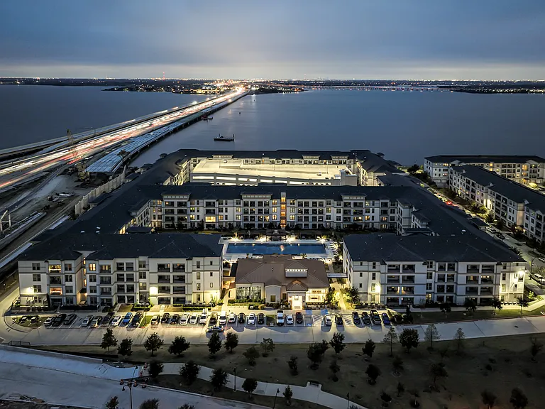 Reveal at Bayside — Photo 37