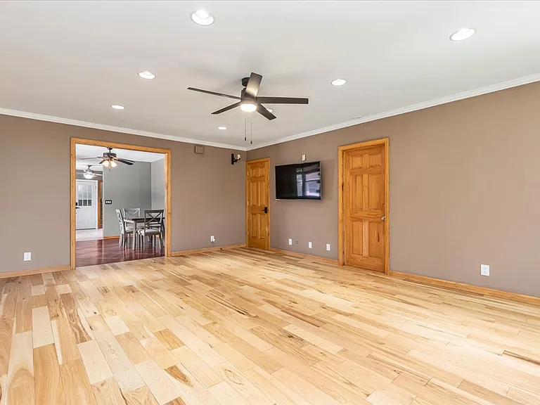 59 Burnside Ave #2 — Photo 4